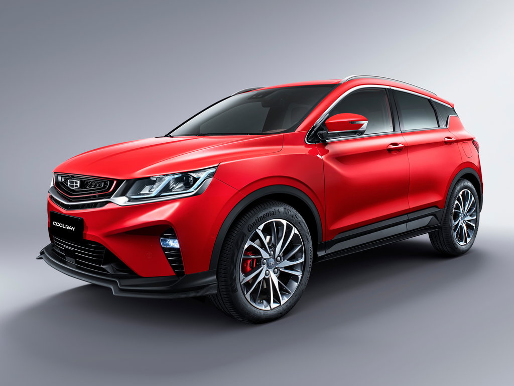 Два кроссовера под елочку: китайский бренд Geely возвращается в Украину с двумя моделями